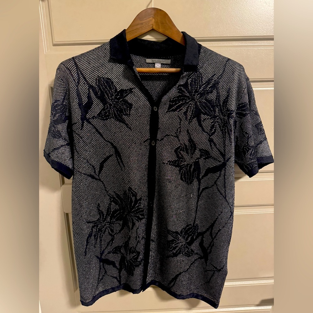 John Varvatos Short Sleeve Knit Button-Up Shirt – Black Floral Pattern, Size M